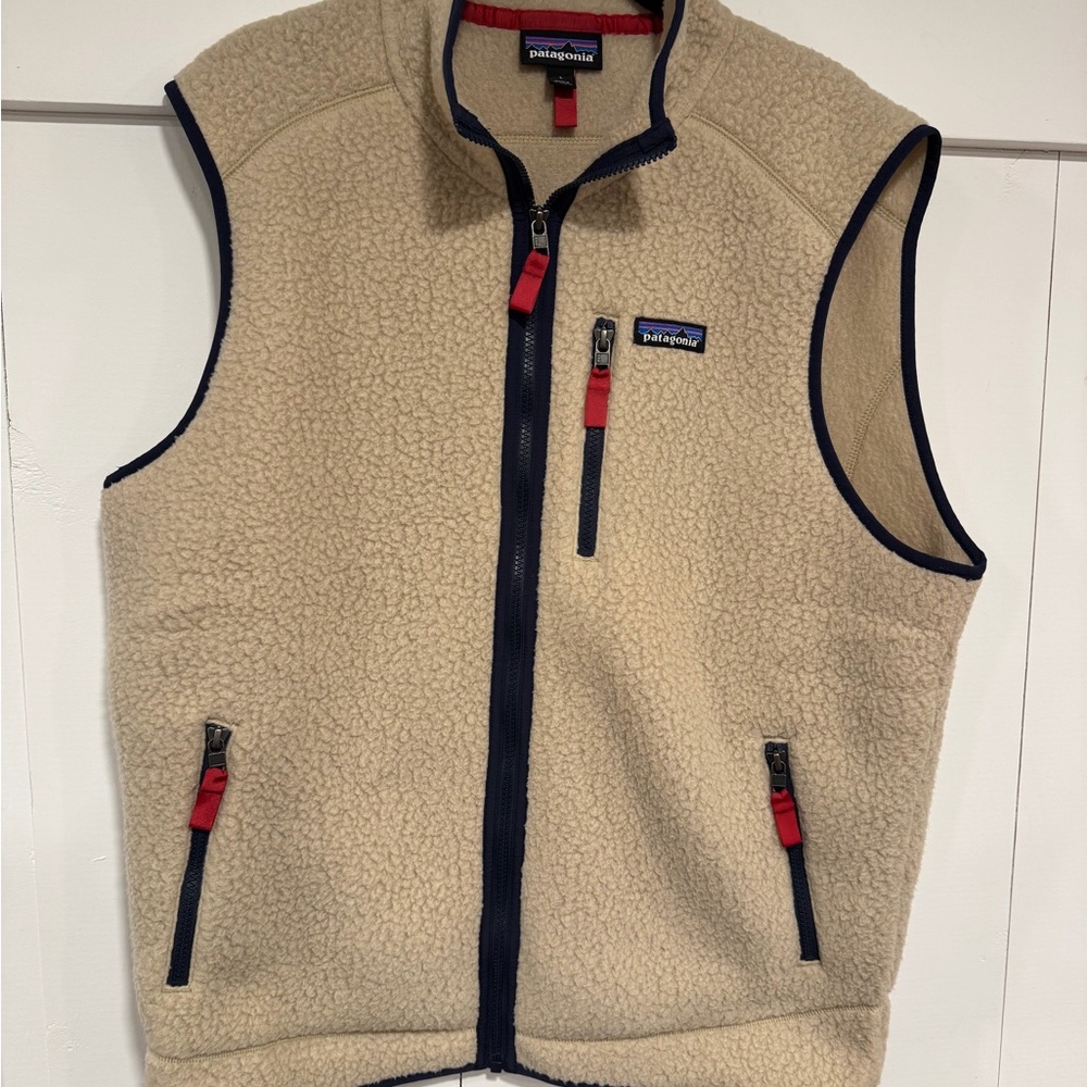 Patagonia Beige Fleece Vest with Red Accents